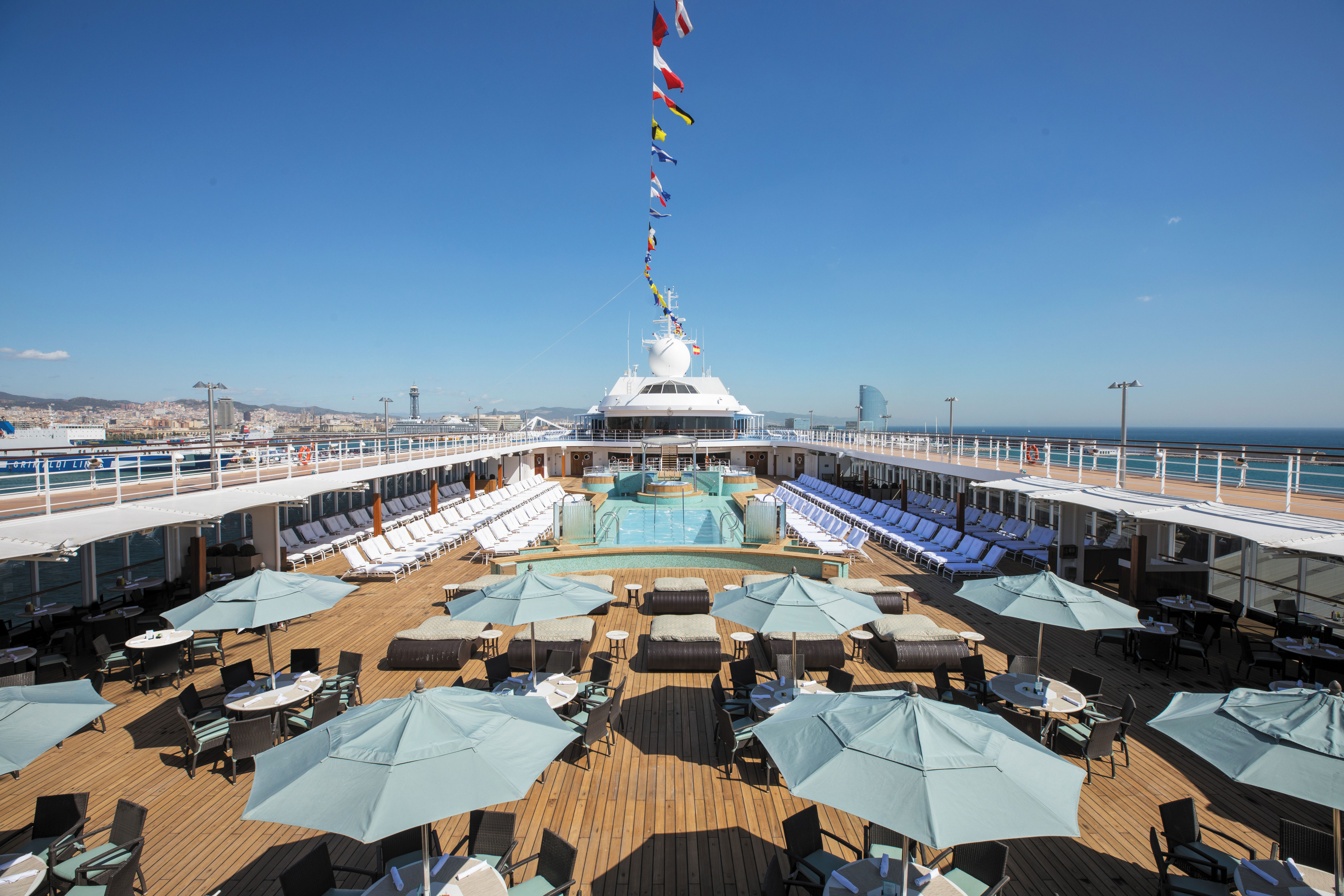 Seven Seas Mariner, Dubai