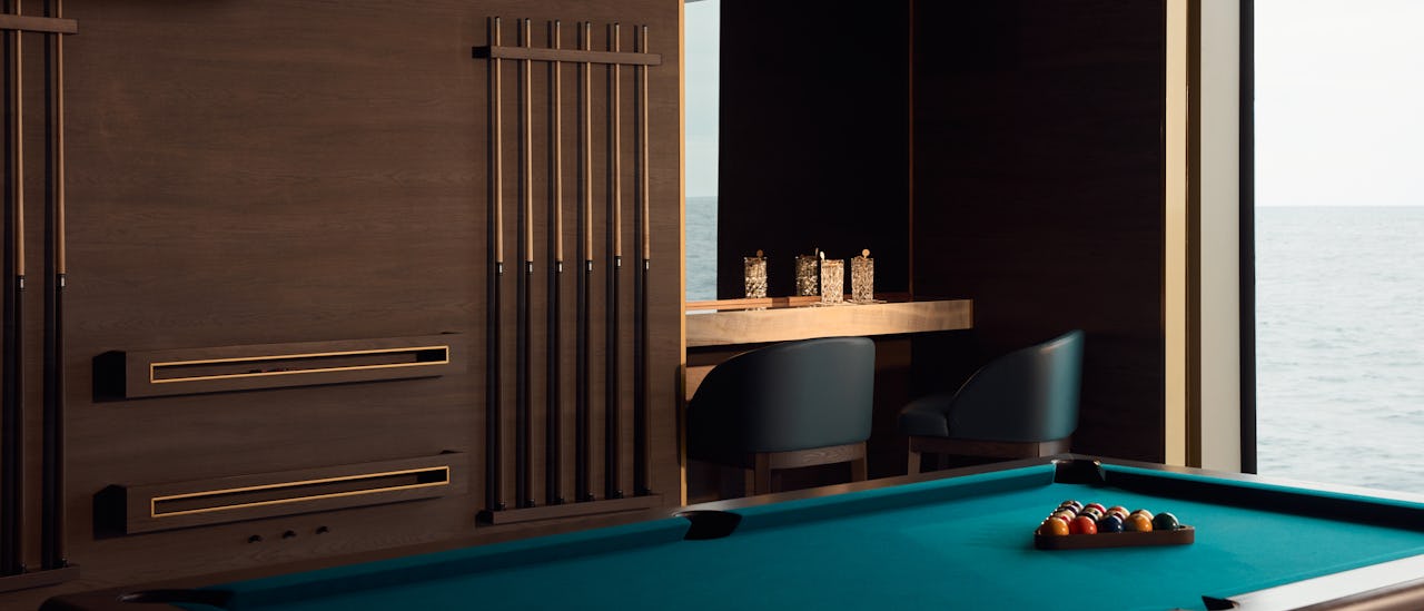 Astern Lounge