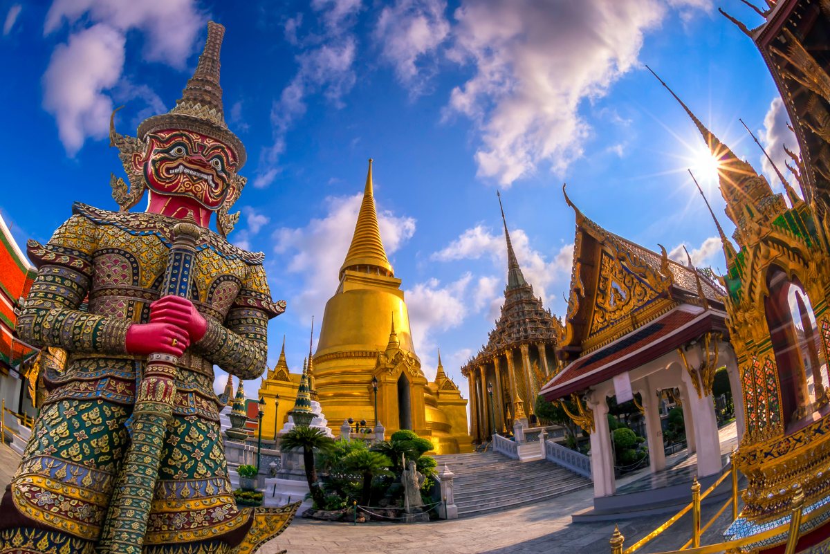 See Bangkok's temples on a Far East cruise