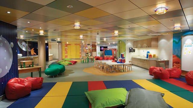 Splash Academy on board Norwegian Breakaway