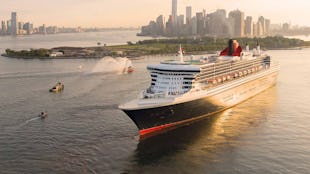 Cunard Queen Mary 2 cruise ship sailing around New York
