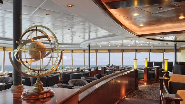 P&O Auroras Crows Nest Bar & Lounge
