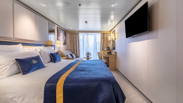 Queen Mary 2 Cabin