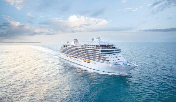 Regent Seven Seas Grandeur at sea