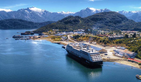 Azamara Pursuit in Chacabuco, Chile
