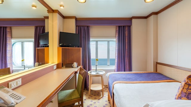 Single outside stateroom on P&O Ventura