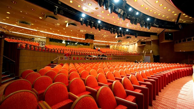 Playhouse Theatre on P&O Azura