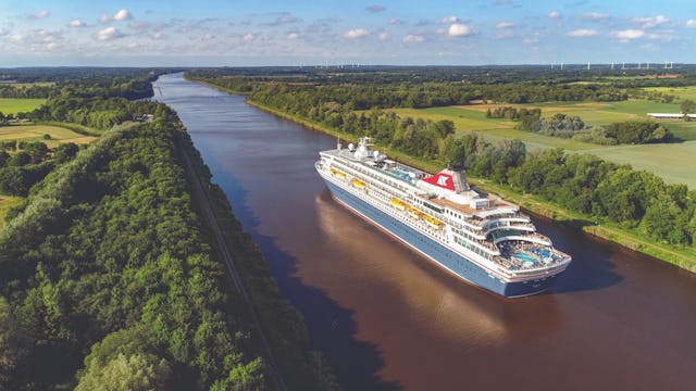 Fred Olsen Balmoral cruising on Kiel Canal